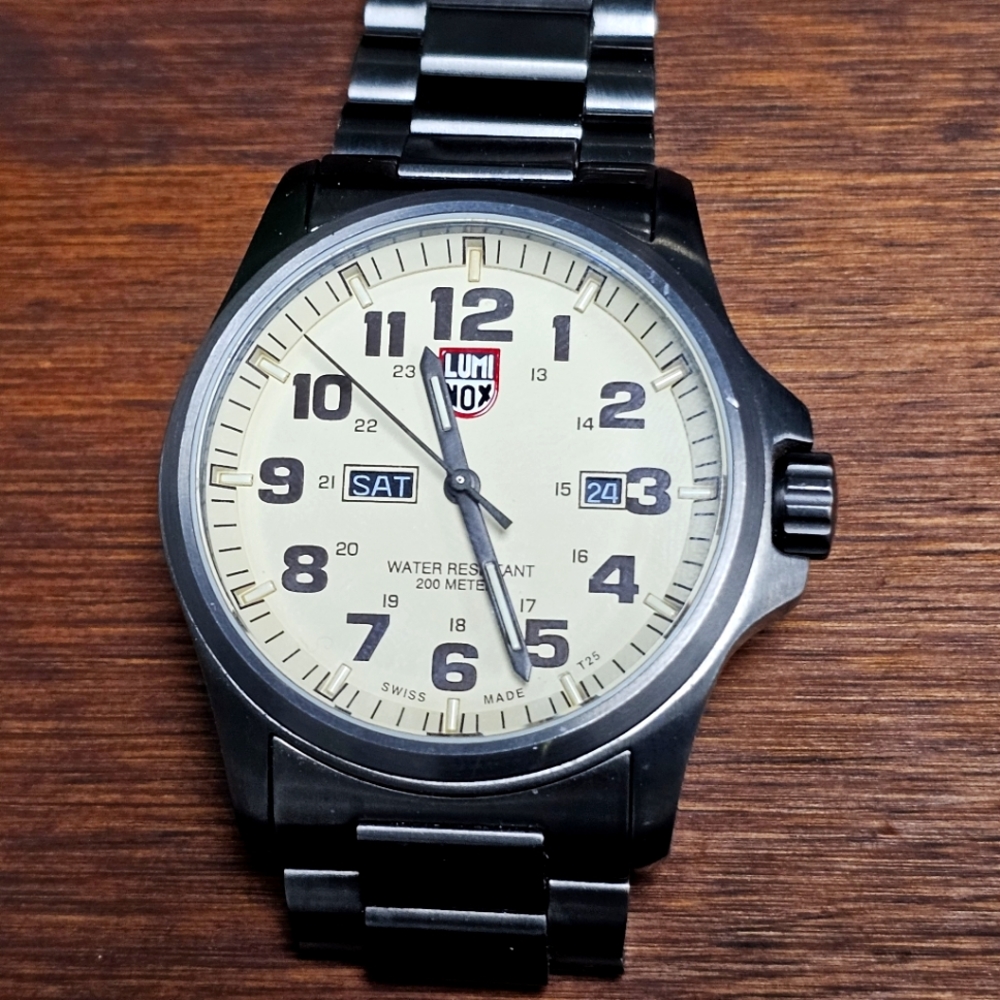 Luminox 1927 Men's Atacama Field Day Date 1920 Series Dive Watch